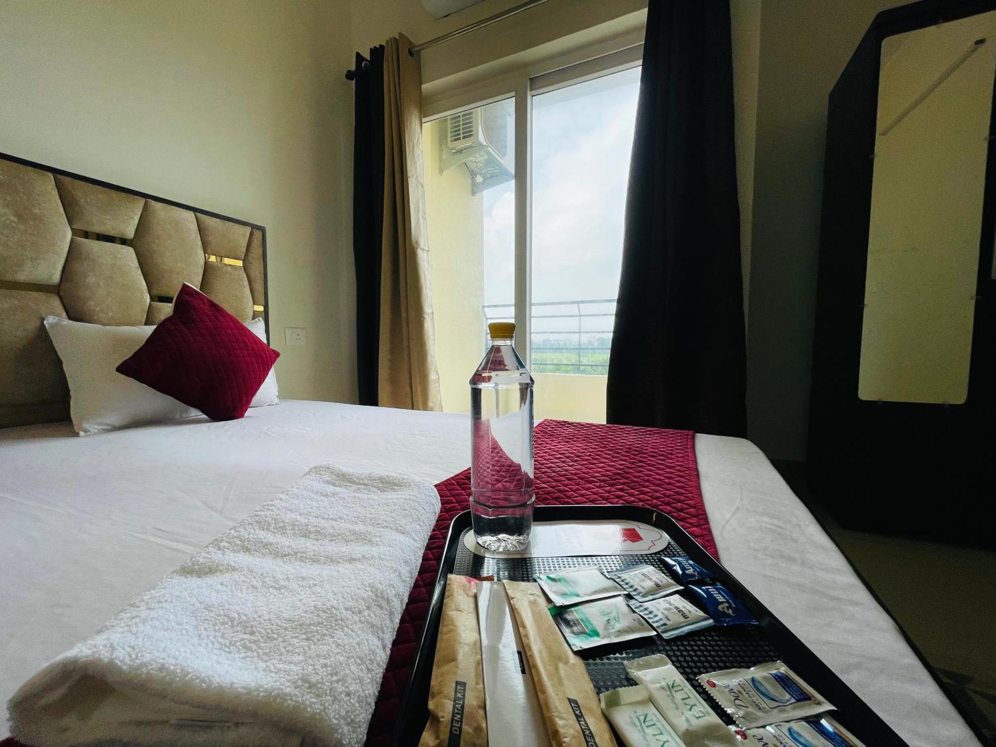 Atulyam Stays Sushant Golf City Lucknow Ngoại thất bức ảnh